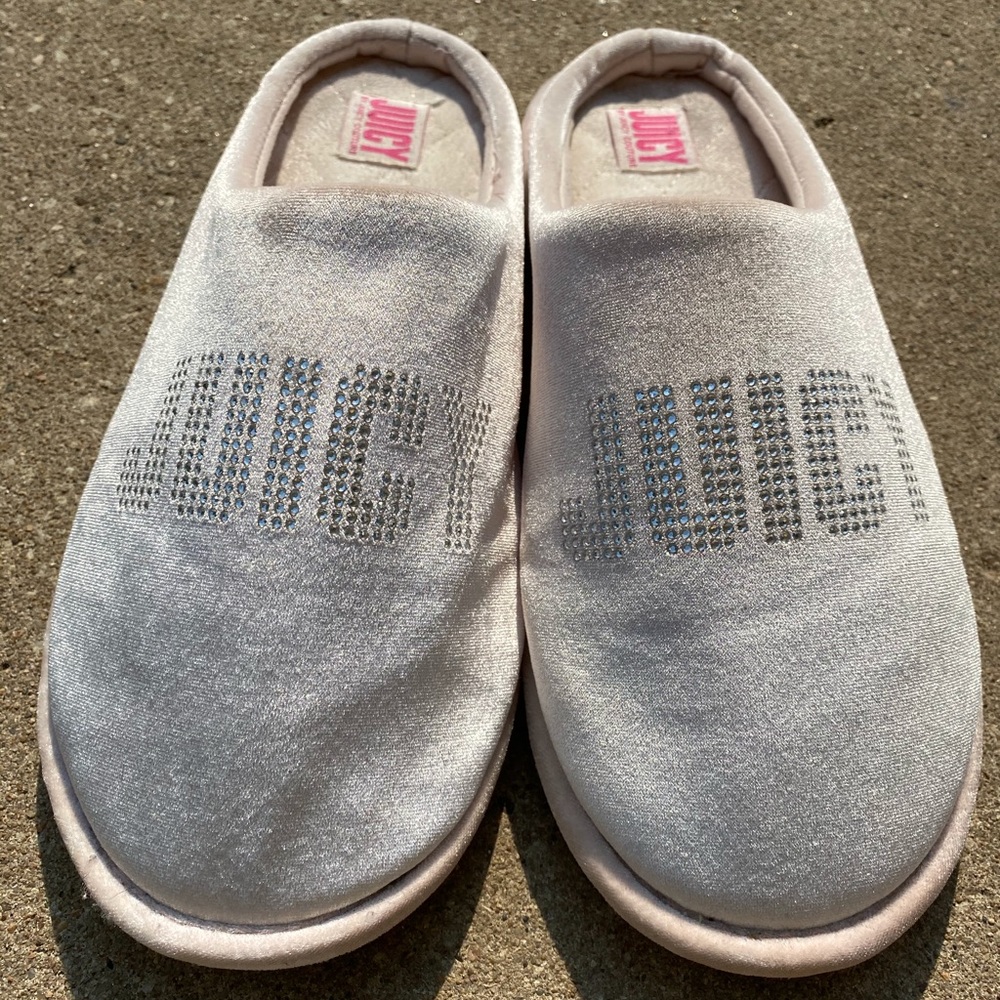 Juicy Couture Women’s Slippers